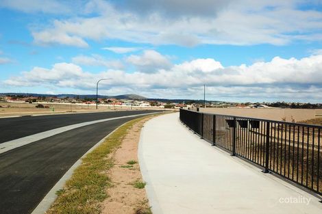 Property photo of 56 Quiberon Way Goulburn NSW 2580