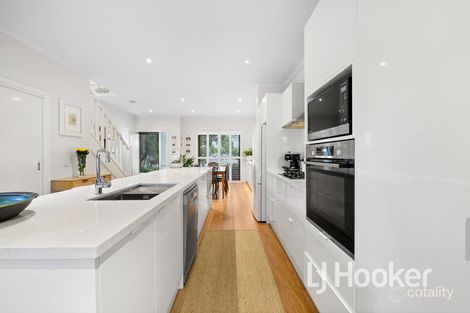 Property photo of 15/11 Howqua Place Pakenham VIC 3810