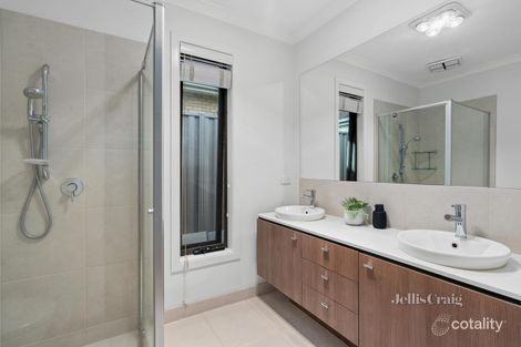 Property photo of 17 Leckie Street Bentleigh VIC 3204