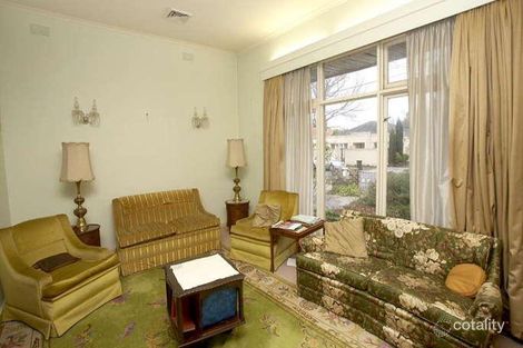 Property photo of 8 Dean Avenue St Kilda East VIC 3183