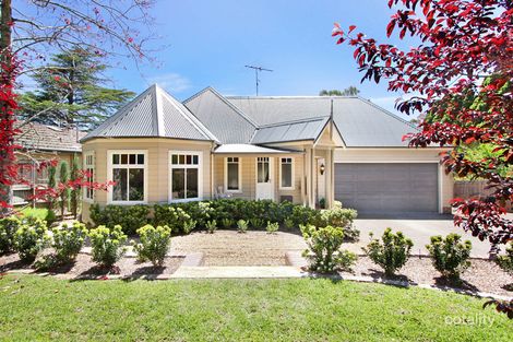 115 Blaxland Rd, Wentworth Falls, NSW 2782