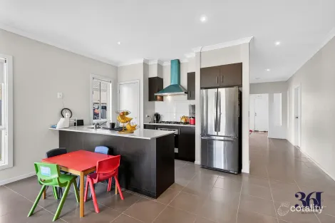 Property photo of 75 Poplar Boulevard Tarneit VIC 3029