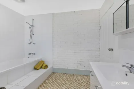 Property photo of 8 Yumbool Close Forresters Beach NSW 2260