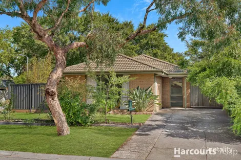 Property photo of 1 Cooney Close Berwick VIC 3806