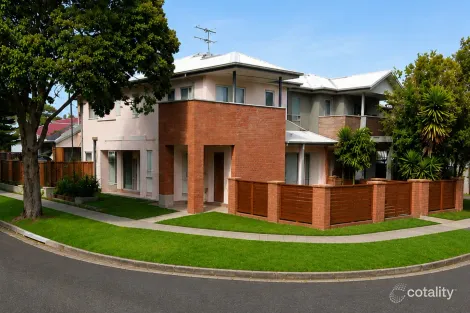 2 Sanananda Rd, Holsworthy, NSW 2173
