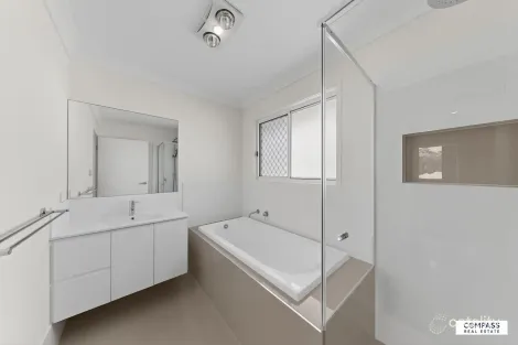 Property photo of 2 Olivia Street Beachmere QLD 4510