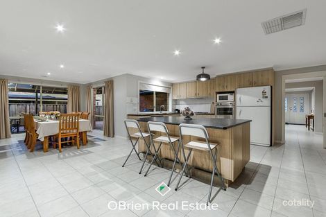 Property photo of 16 Windsor Drive Beaconsfield VIC 3807