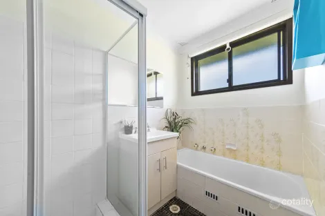 Property photo of 21 Cornwall Avenue Gorokan NSW 2263