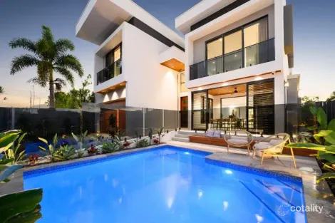 14a Kavieng Cres, Runaway Bay, QLD 4216