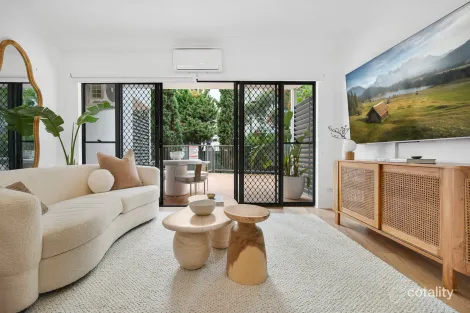 Property photo of 3/21-23 Markeri Street Mermaid Beach QLD 4218
