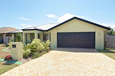 30 Reeders St, Sandstone Point, QLD 4511