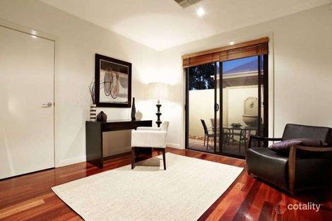 Property photo of 14 Edina Close Port Melbourne VIC 3207