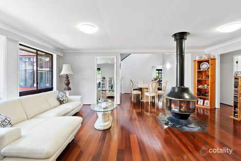 Property photo of 2 Fitzroy Close St Johns Park NSW 2176