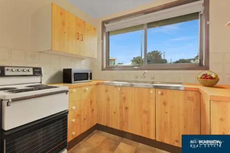 Property photo of 86 Deakin Street Oak Flats NSW 2529