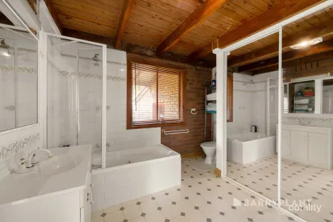 Property photo of 3 Desmond Court Beaconsfield VIC 3807