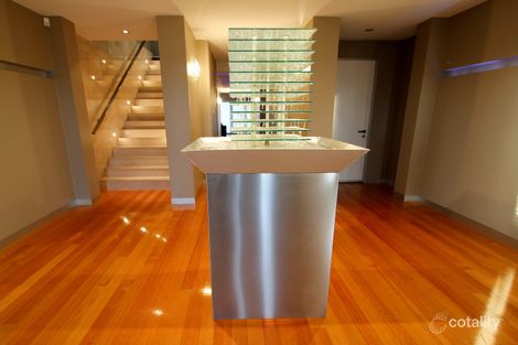 Property photo of 28 Waterside Drive Waterways VIC 3195