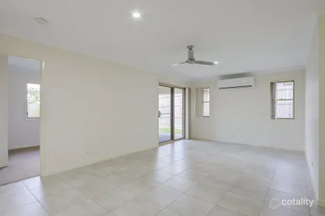 Property photo of 2 Sapphire Place Pimpama QLD 4209