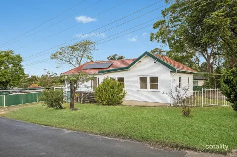 Property photo of 128 Railway Parade Warrimoo NSW 2774