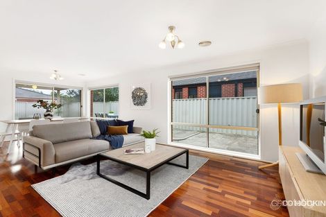 Property photo of 33 Clarendon Wynd Caroline Springs VIC 3023