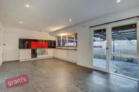 Property photo of 5 Throsby Court Endeavour Hills VIC 3802