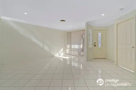 Property photo of 47 Lyndhurst Court Wattle Grove NSW 2173