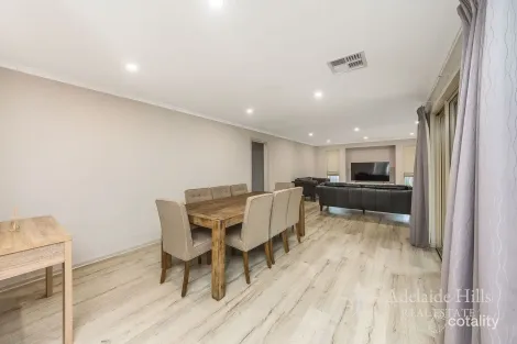 Property photo of 18 West Parkway Mount Barker SA 5251