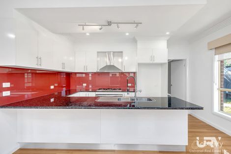 Property photo of 34 Thorngrove Avenue Craigieburn VIC 3064