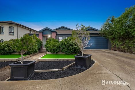 35 Pinewood Cres, Cairnlea, VIC 3023