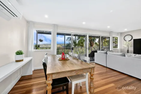 Property photo of 4 Iramir Place Warriewood NSW 2102