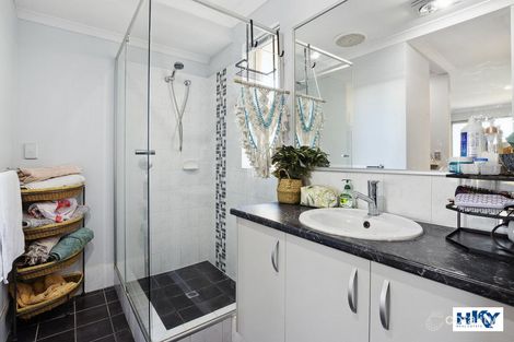 Property photo of 111 Bordeaux Lane Ellenbrook WA 6069