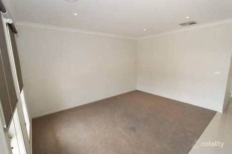 Property photo of 10 Turf Club Boulevard Melton South VIC 3338