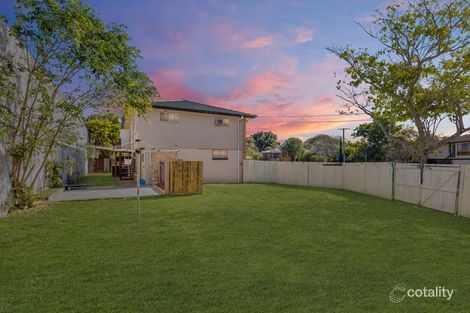 Property photo of 10 Clare Avenue Wynnum West QLD 4178