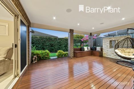 Property photo of 14 Lucerne Circuit Pakenham VIC 3810
