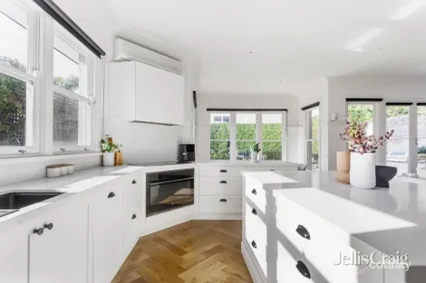 Property photo of 8 Cairnes Crescent Brighton VIC 3186