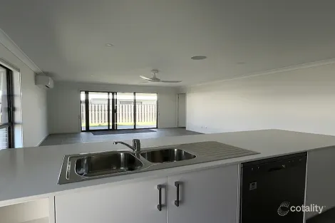 Property photo of 31 Donovan Street Blacks Beach QLD 4740