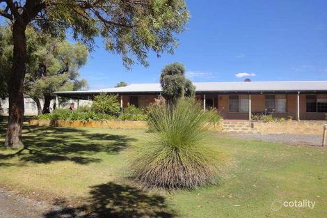 8 Magenup Dr, Wandi, WA 6167