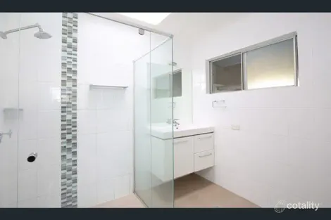 Property photo of 39 Lawrence Street Mooloolaba QLD 4557