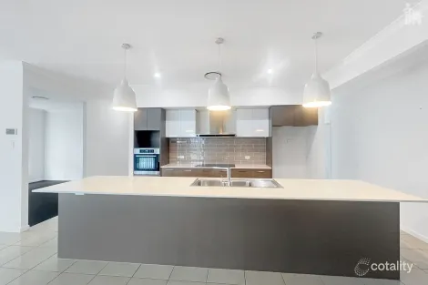 Property photo of 8 Peppermint Circuit Nikenbah QLD 4655