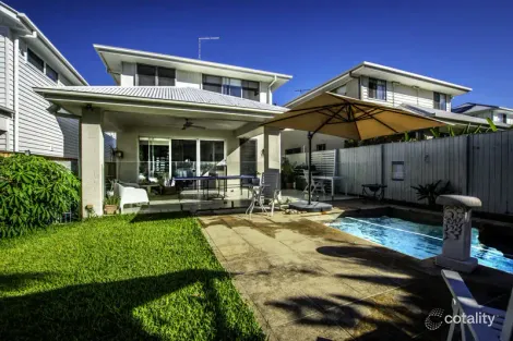 19 Cedar St, Wynnum, QLD 4178