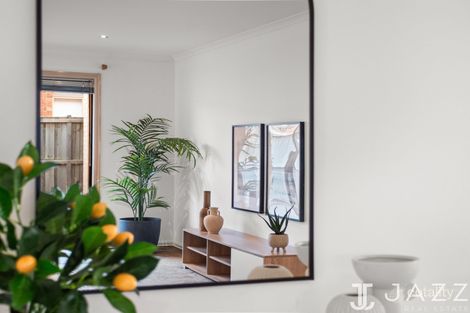 Property photo of 19 Ladybird Crescent Point Cook VIC 3030