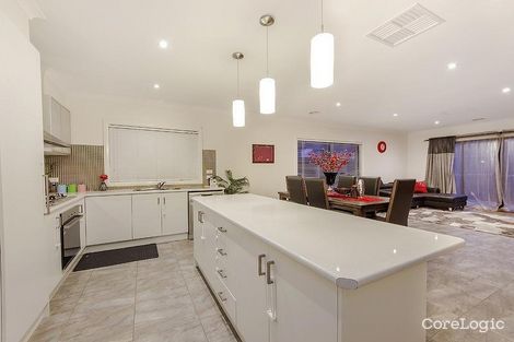 Property photo of 27 Loxwood Court Deer Park VIC 3023
