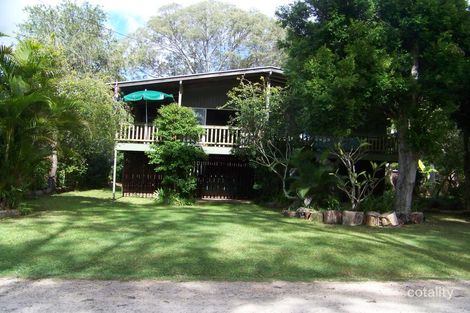 Property photo of 7-9 Pine Avenue Lamb Island QLD 4184