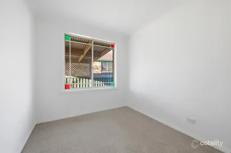 Property photo of 12 Elliott Close Orange NSW 2800