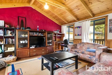 Property photo of 1 Paringa Court Chadstone VIC 3148