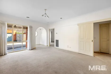 2/17 Maroo St, Hughesdale, VIC 3166