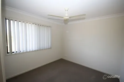 Property photo of 8 Figbird Close Goodna QLD 4300