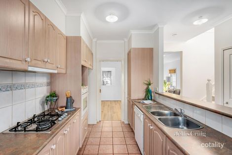 Property photo of 61 Coleman Parade Glen Waverley VIC 3150