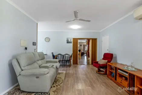 Property photo of 142 Robert Road Bentley Park QLD 4869