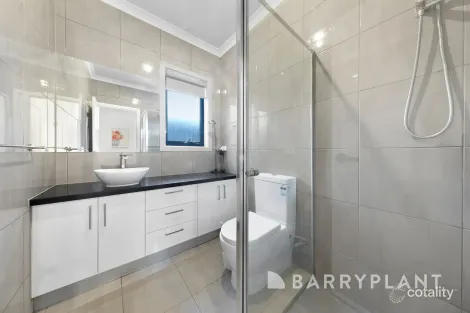 Property photo of 2/80 Errington Road St Albans VIC 3021