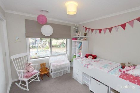 Property photo of 122 Taemore Close Haddon VIC 3351